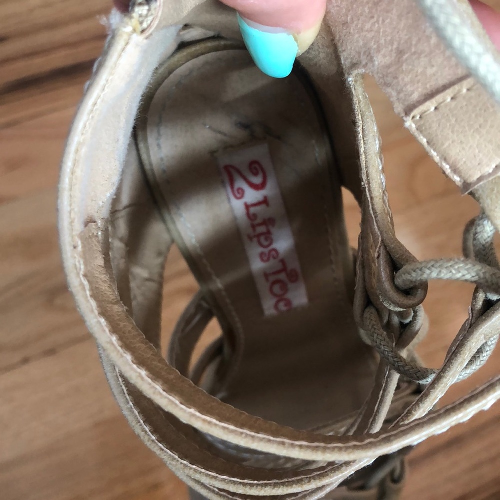 Heels - Picture 4 of 5